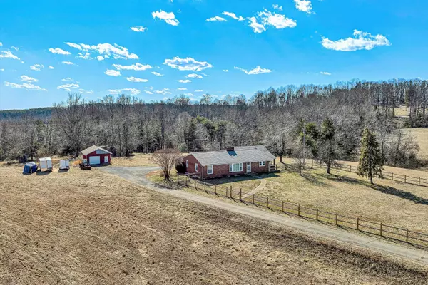 Moneta, VA 24121,4015 White House RD