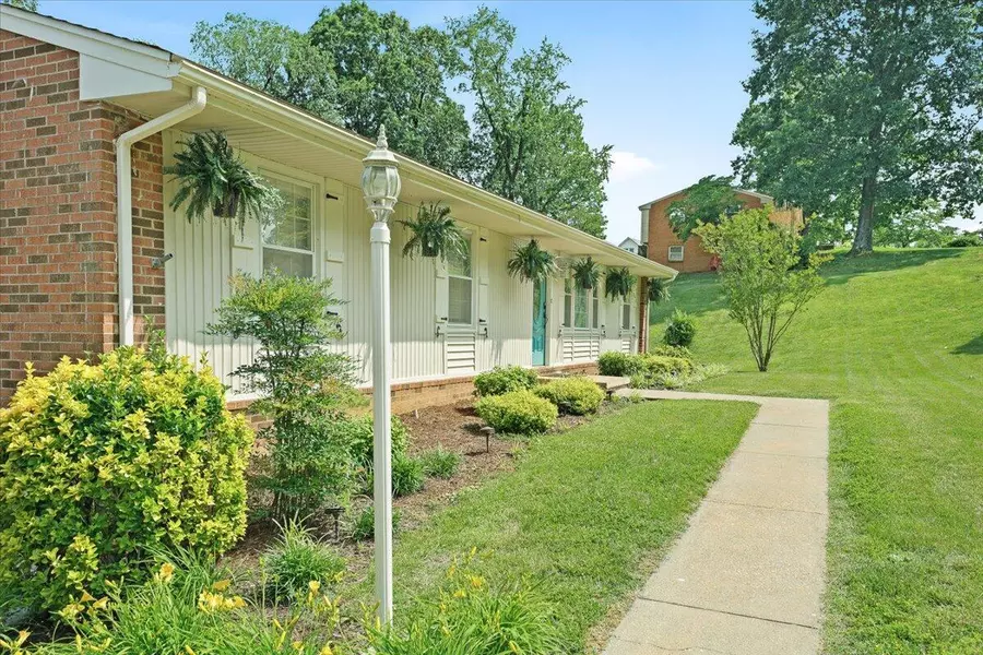 50 Barkwood LN, Blue Ridge, VA 24064