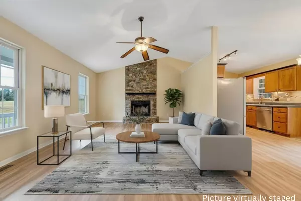 1185 Virginia Woods DR, Moneta, VA 24121