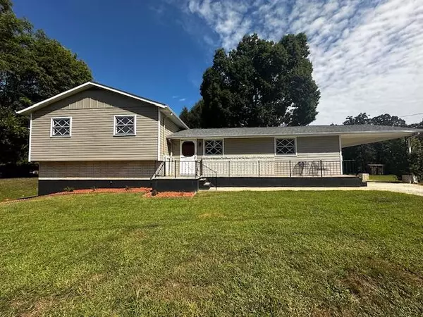 64 Oak RD, Collinsville, VA 24078