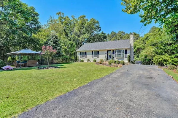 Roanoke, VA 24014,4070 Pitzer RD