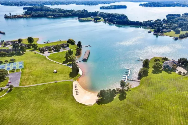 Moneta, VA 24121,270 Peninsula Point DR #A