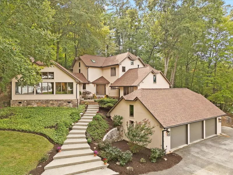 3615 Dogwood LN, Roanoke, VA 24015