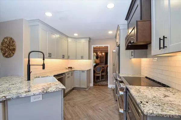 Roanoke, VA 24018,6065 Chagall DR