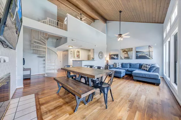 Moneta, VA 24121,290 Sailors Cove DR #409