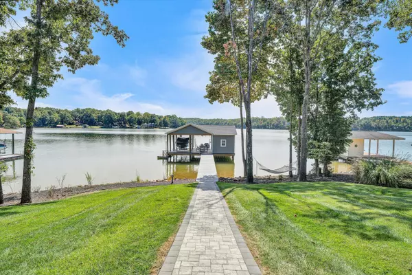 Moneta, VA 24121,200 Park Shores CIR