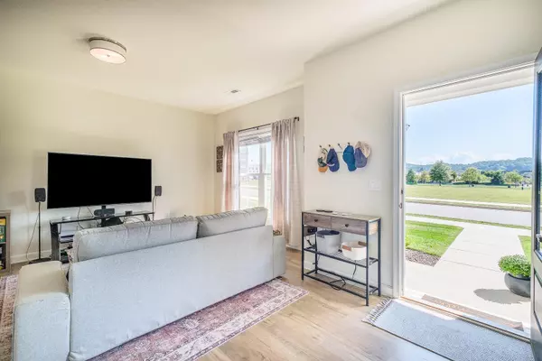 Daleville, VA 24083,127 Broad ST