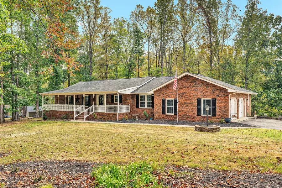 407 Brookledge DR, Vinton, VA 24179