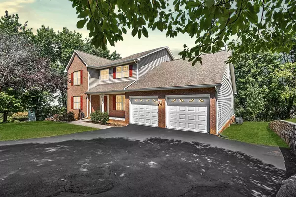 Roanoke, VA 24018,4816 Hickory Hill DR