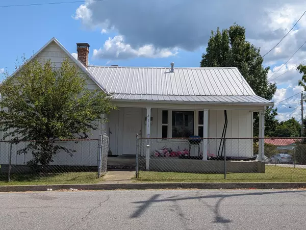 211 3rd ST, Martinsville, VA 24112