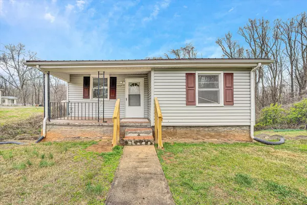 1669 ROUNDABOUT RD, Martinsville, VA 24112