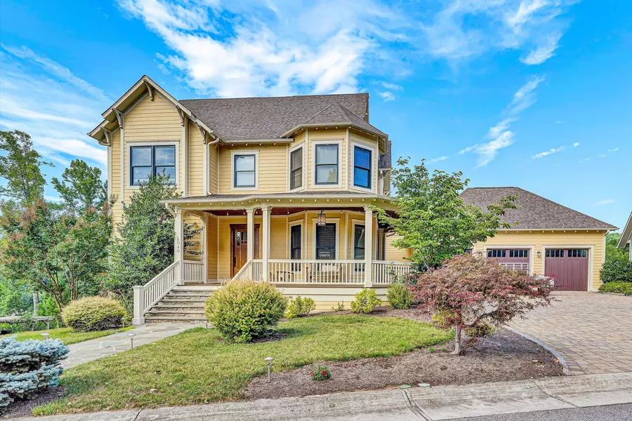 6060 Roycroft DR, Roanoke, VA 24014