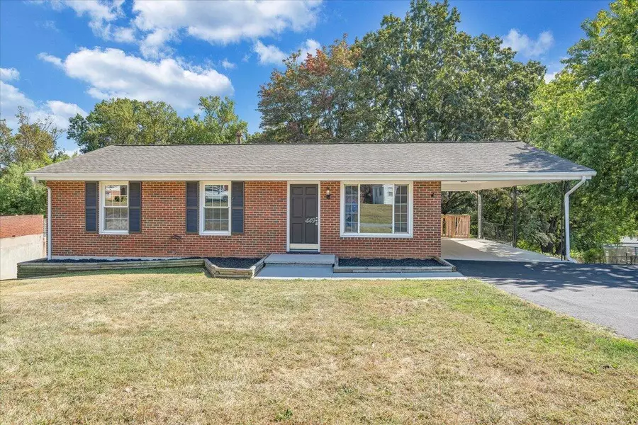 449 Missimer LN, Vinton, VA 24179