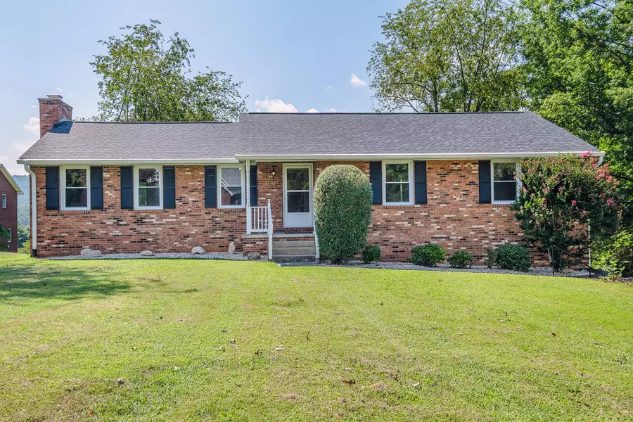 17 Pinehurst DR, Daleville, VA 24083