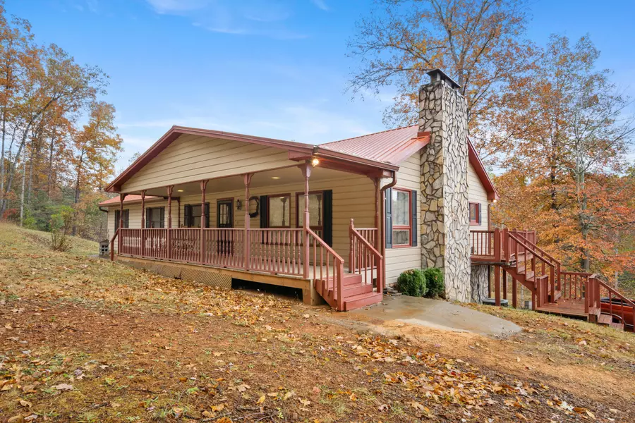 226 Hickory Ridge LN, Woolwine, VA 24185