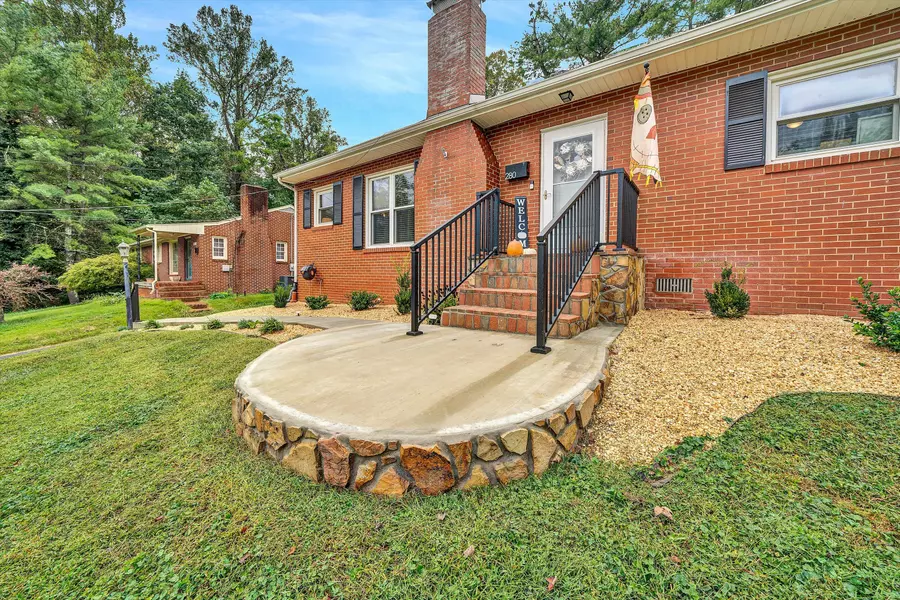 280 Oak ST, Rocky Mount, VA 24151