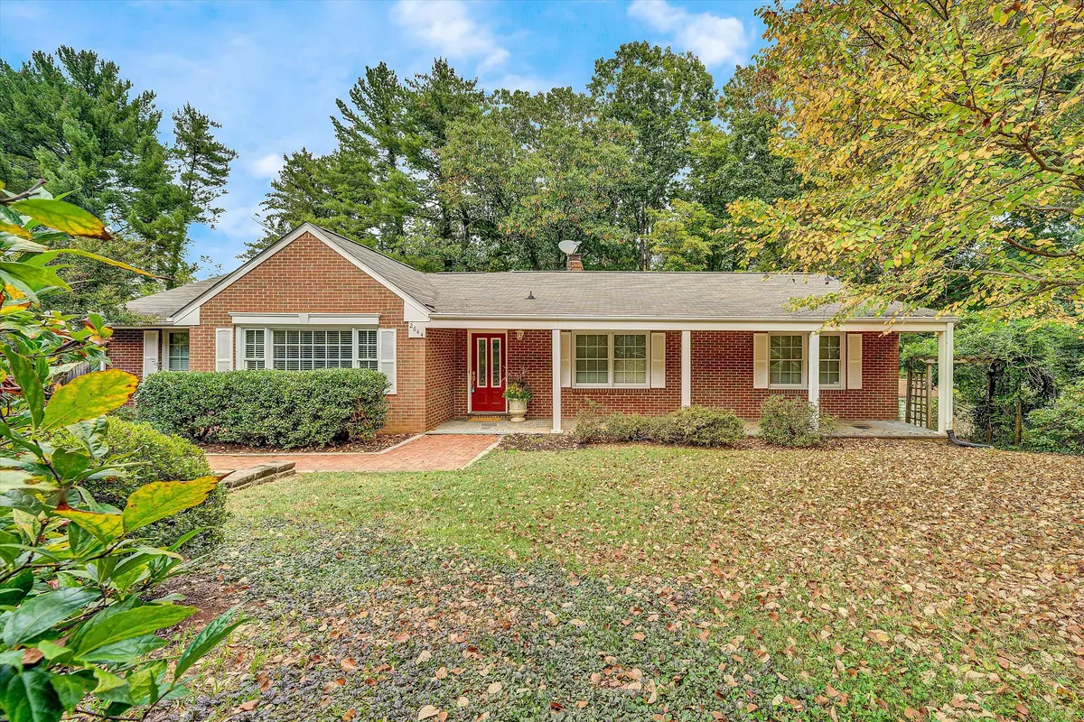 Roanoke, VA 24018,2644 Willowlawn ST