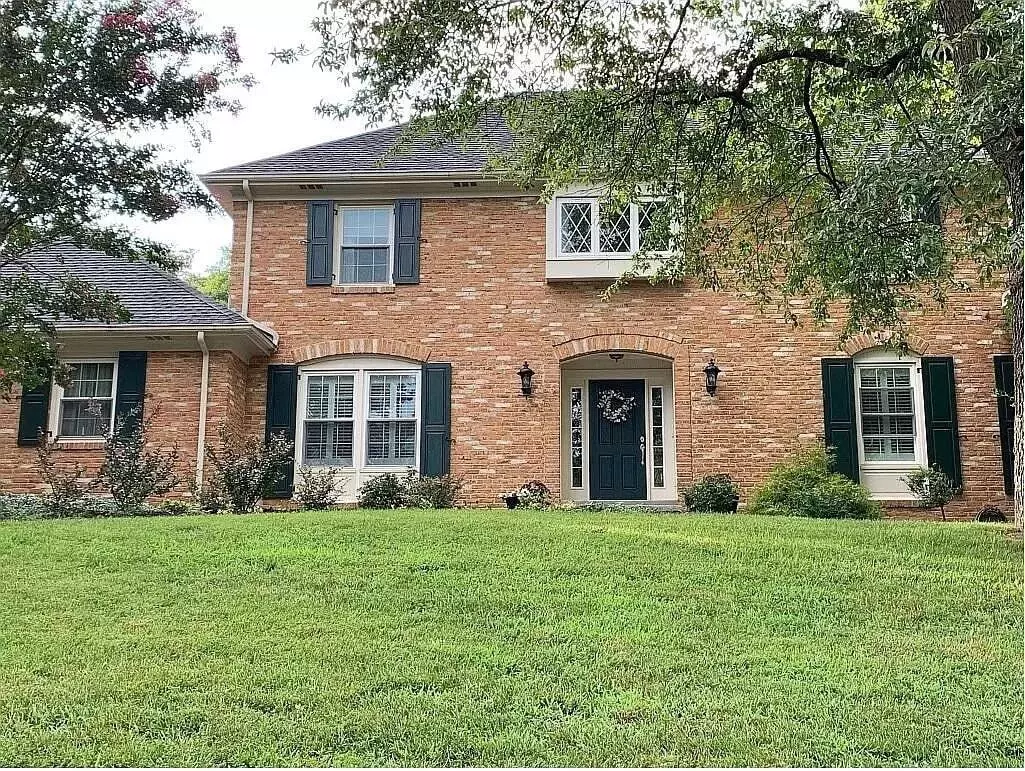 Roanoke, VA 24018,6245 Hidden Valley DR