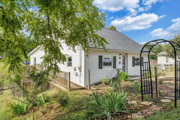 Roanoke, VA 24012,2410 Overlook RD