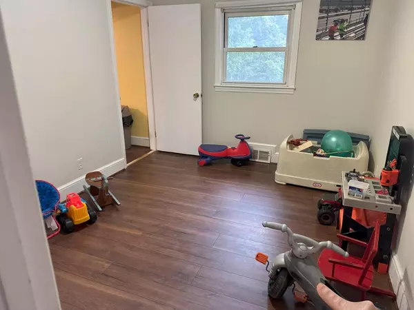 Martinsville, VA 24112,906 Vine ST