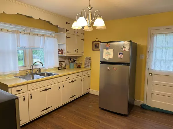 Martinsville, VA 24112,906 Vine ST