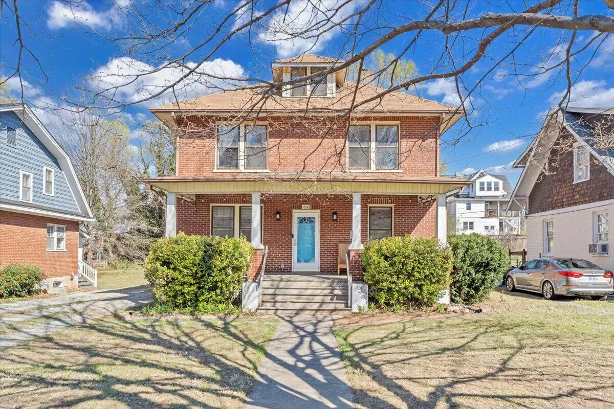 Roanoke, VA 24015,1533 Maiden LN