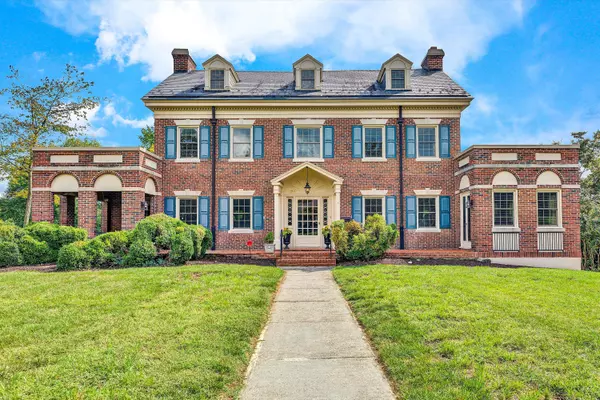 1930 Grandin RD, Roanoke, VA 24015