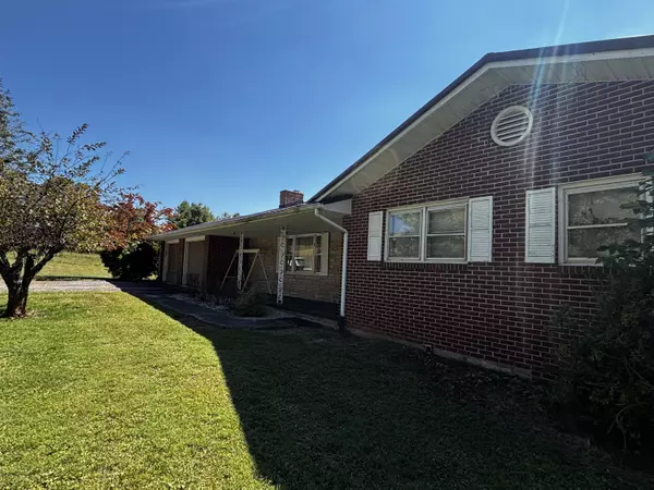 Floyd, VA 24091,375 Barberry RD
