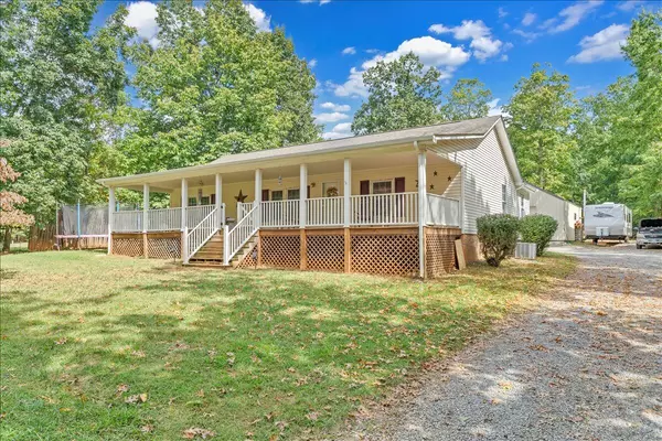 5642 Altice RD, Moneta, VA 24121