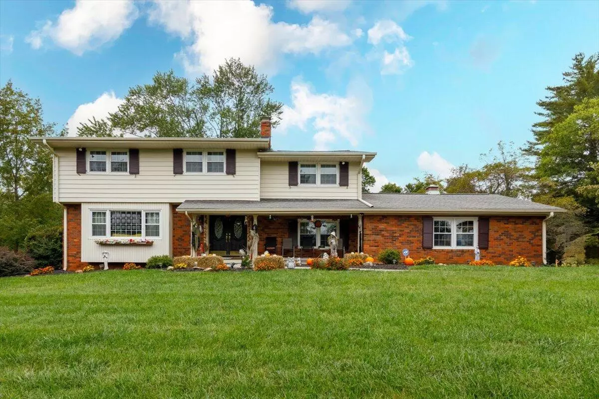 Roanoke, VA 24018,5673 Club LN