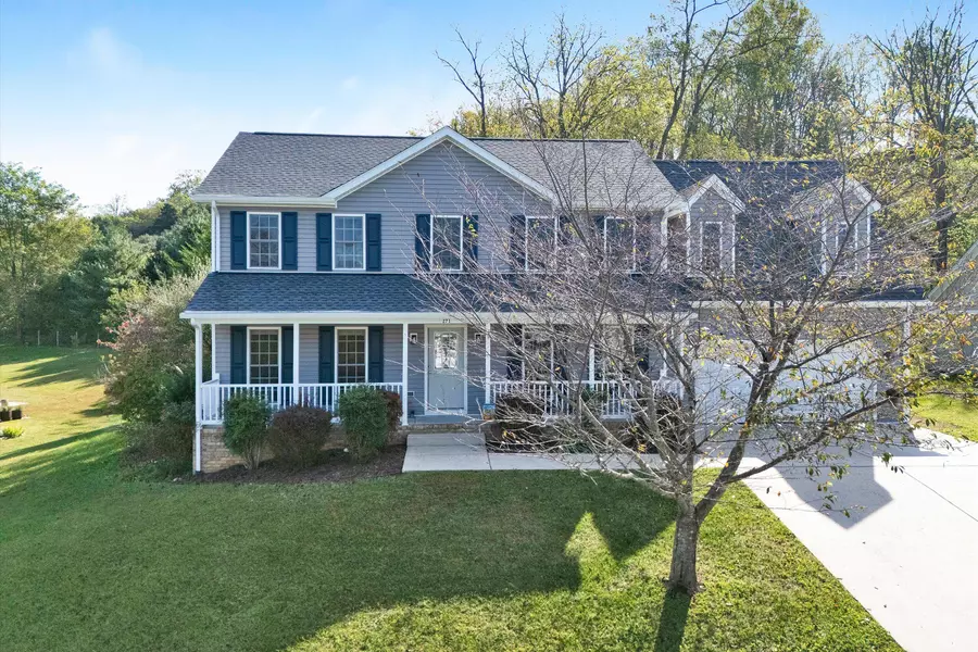 271 New Cameron DR, Lexington, VA 24450