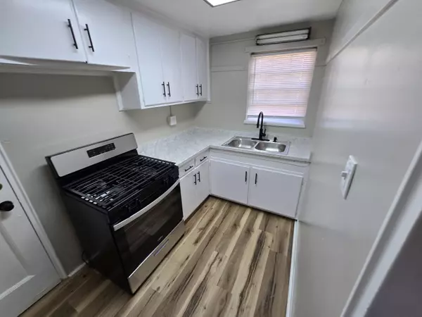 Roanoke, VA 24015,1718 Grandin RD Unit Apt 14