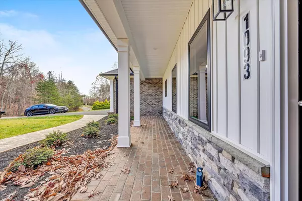 Moneta, VA 24121,1093 Jewel TRL