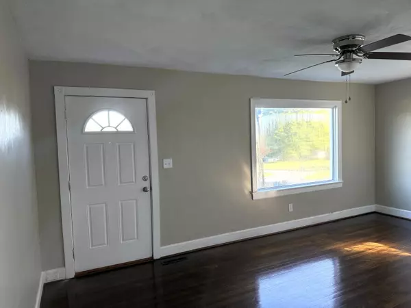 Roanoke, VA 24015,2816 Sweetbrier AVE