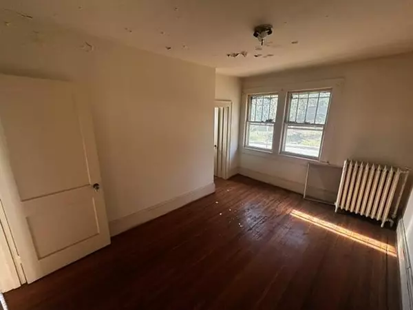 Roanoke, VA 24015,1410 Main ST