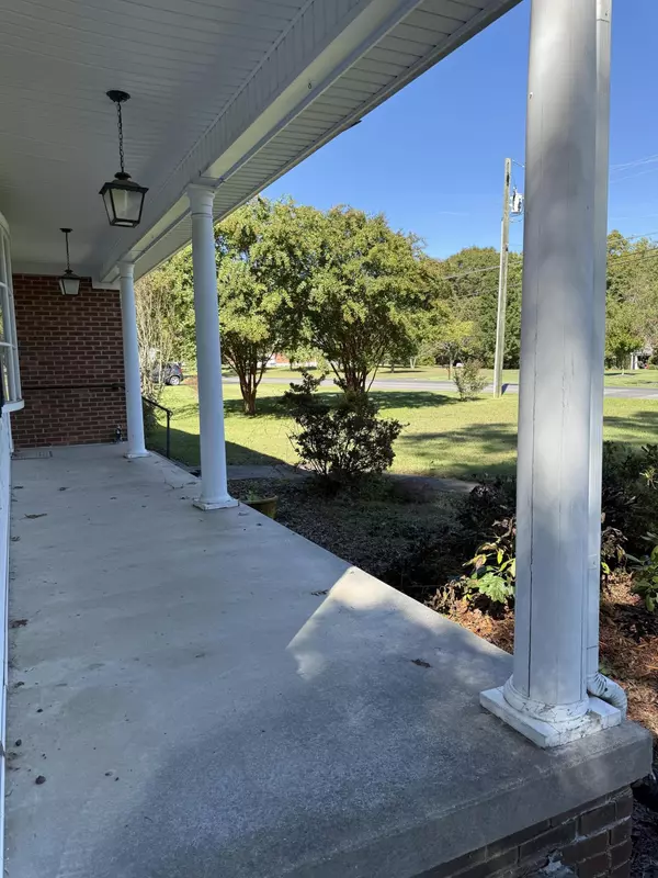 Clifton Forge, VA 24422,933 Ingalls ST