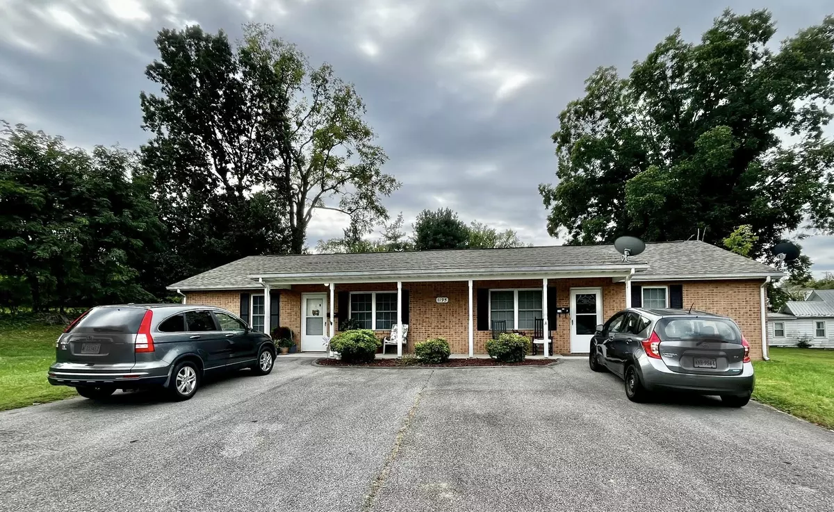 Vinton, VA 24179,1195 Fairmont DR