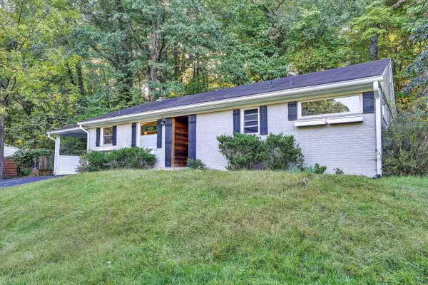 Roanoke, VA 24015,2540 Sweetbrier AVE
