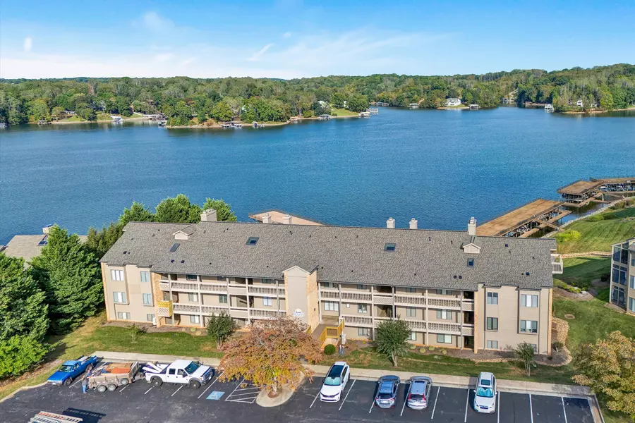 835 Gangplank RD #116, Moneta, VA 24121