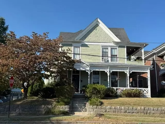 Roanoke, VA 24016,379 Walnut AVE