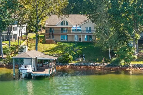 309 Tulip Tree LN, Moneta, VA 24121