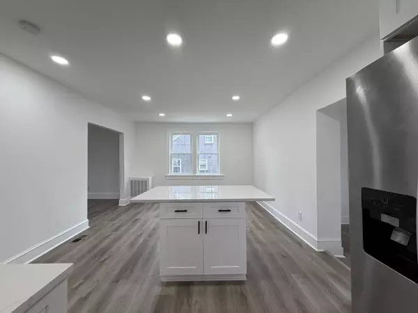 Roanoke, VA 24012,139 Lee AVE