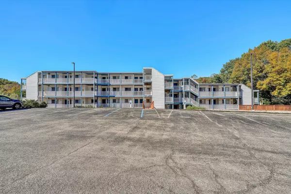 Moneta, VA 24121,1089 Bluewater DR #414