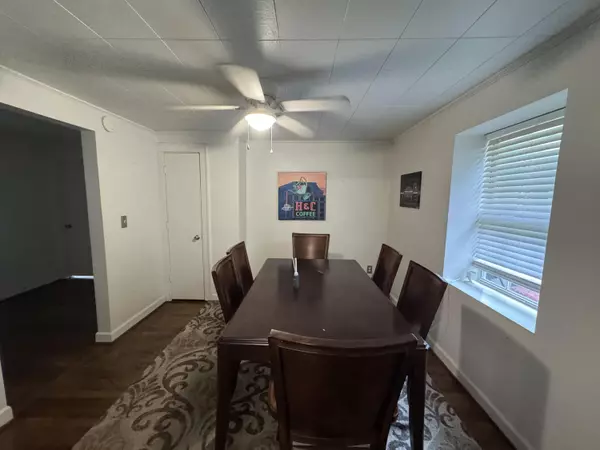 Roanoke, VA 24014,4401 Yellow Mountain RD