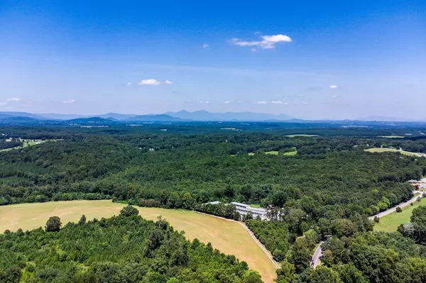 Moneta, VA 24121,15093 Moneta RD