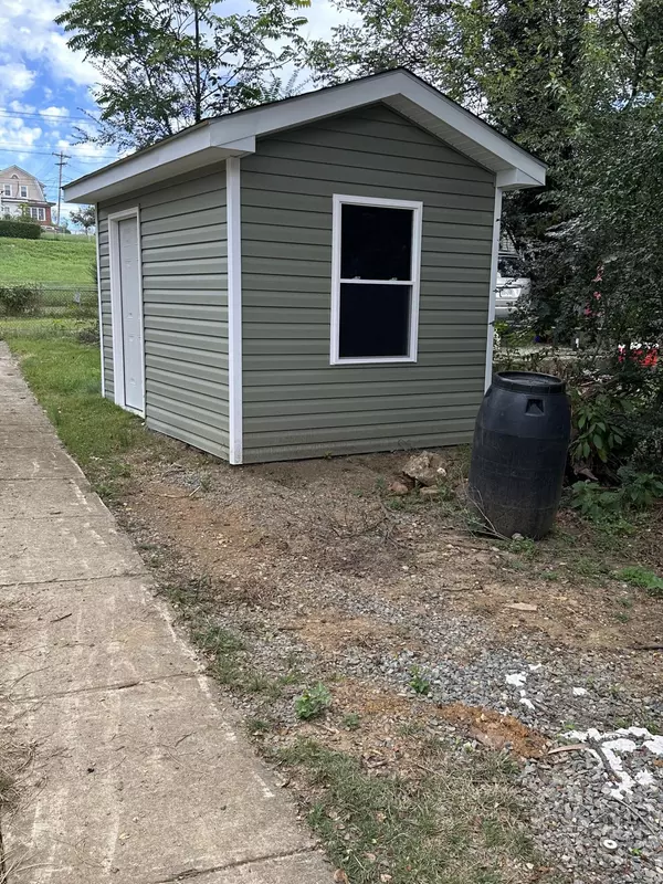 Roanoke, VA 24017,707 RUTHERFORD AVE