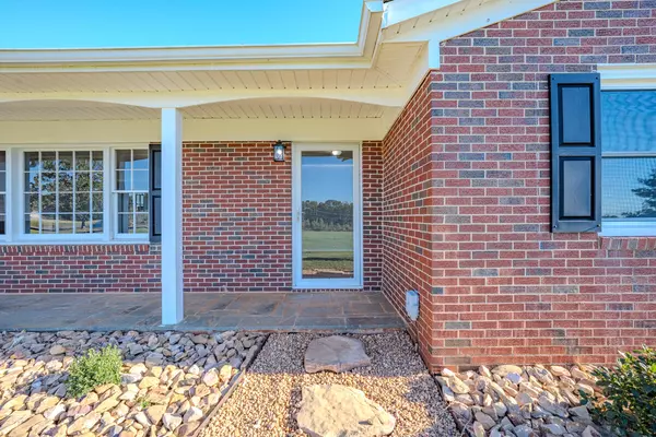 Huddleston, VA 24104,2558 Smith Mountain Lake PKWY