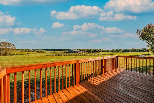 Huddleston, VA 24104,2558 Smith Mountain Lake PKWY