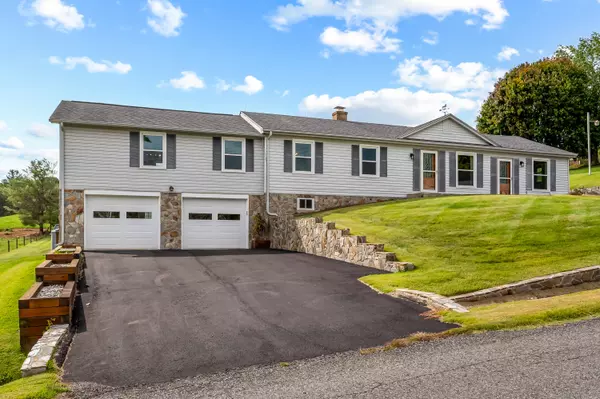 Galax, VA 24333,103 Forest LN