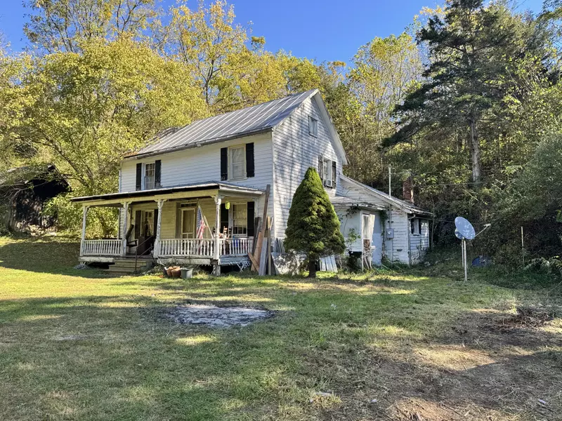2836 Buffalo RD, Buchanan, VA 24066